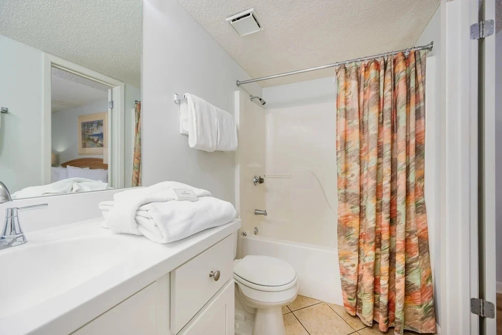 Phoenix Vi 6607 1 Bedroom Condo