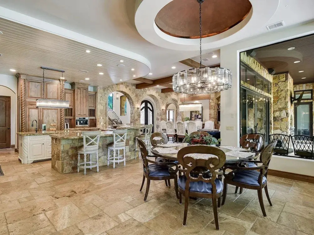 The Above Casa Tranquility Lake Austin 5 Bedroom Estate