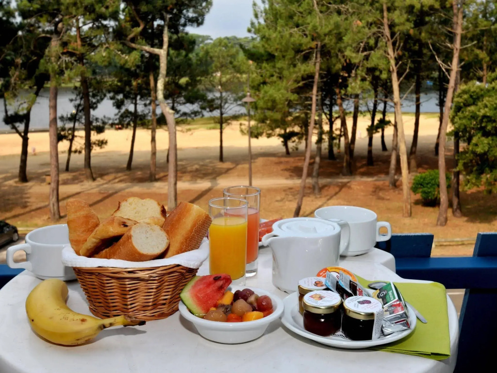 Hotel Logis Lacotel