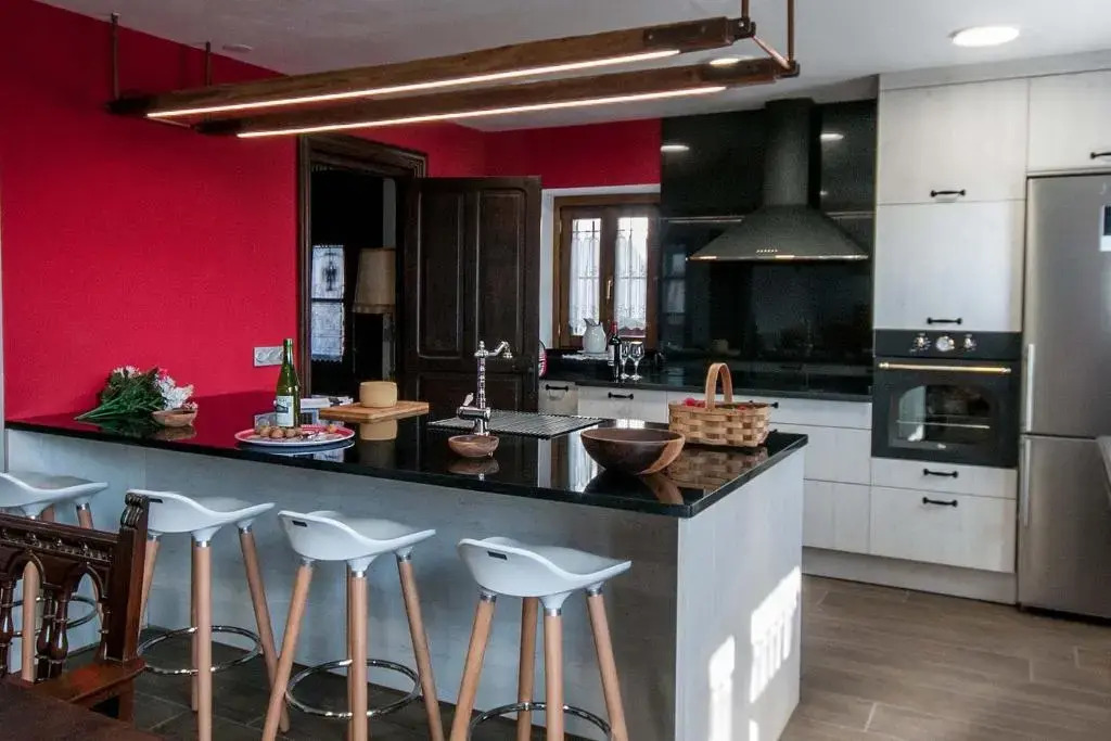 House With 5 Bedrooms in Baráibar, With Wonderful Mountain View, Furni