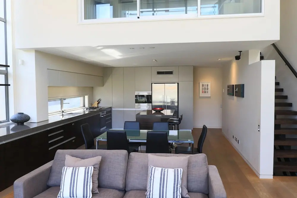 Lakeshore Springs Apartments