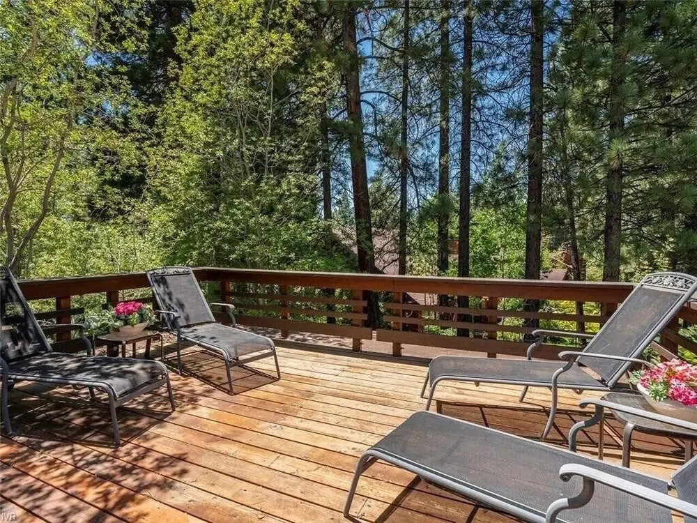 Third Creek Comfort 2 Bedroom Townhouse by RedAwning