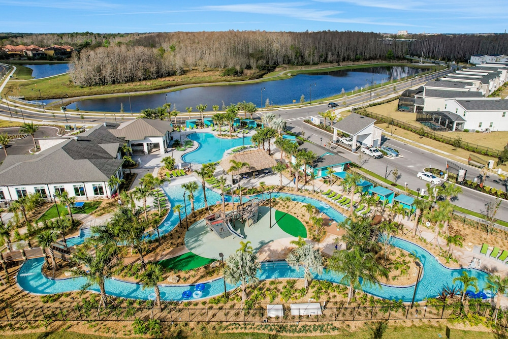 Updated Townhome With an Enclosed Pool, Five Bedrooms, W/D - Close to Everything