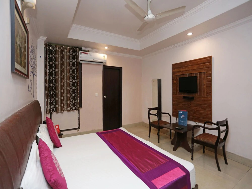 Hotel Rivieraa by OYO Rooms
