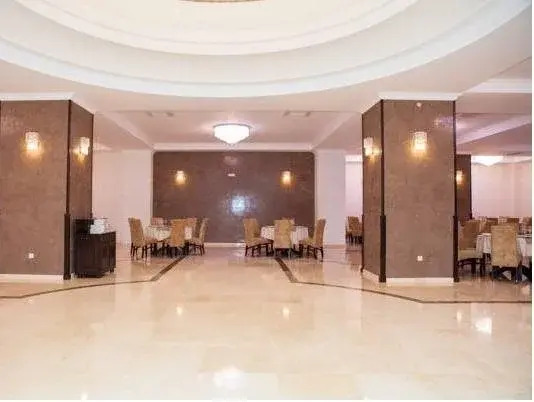 Albert Hotel