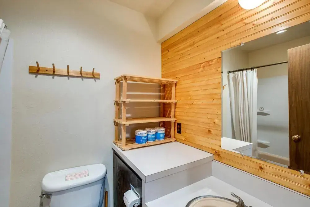 Snowline Lodge - Condo 56 - Sleeps 4 - Close to Mt Baker Now has Wifi