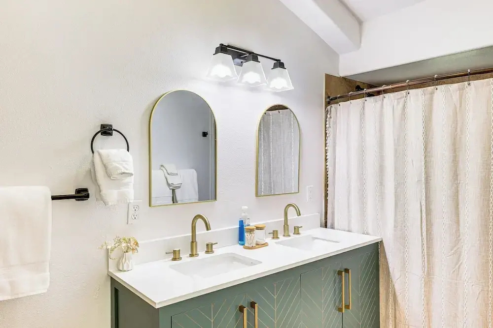 Family-friendly Lake Tahoe Home: 4 Blocks to Beach