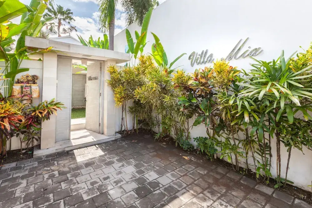 Villa Mia by Villa Finder