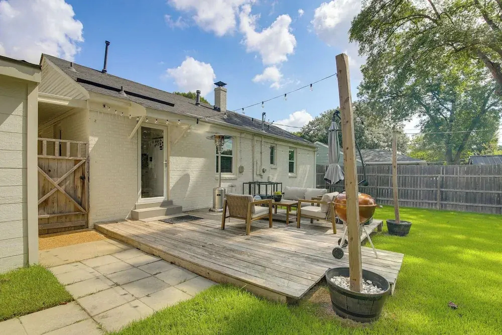 Updated Suburban Retreat: 8 Mi to Dtwn Memphis!
