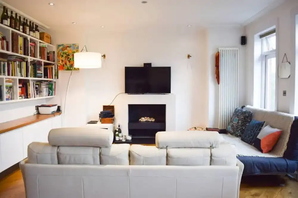 Stylish 2 Bedroom Top Floor Flat in Maida Vale