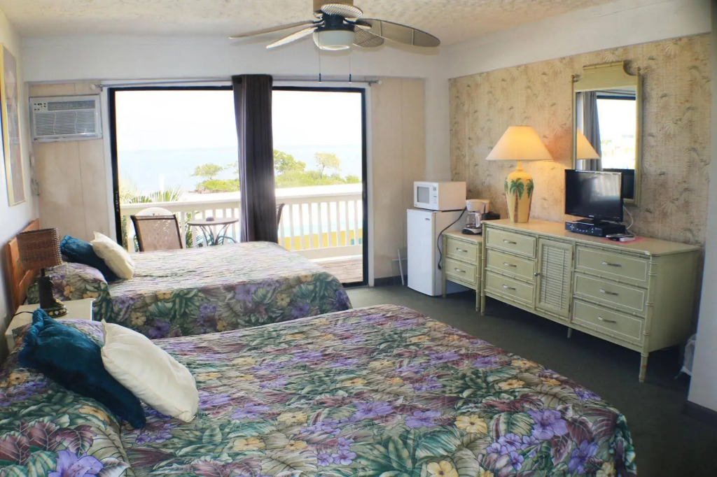 Conch Key Fishing Lodge & Marina