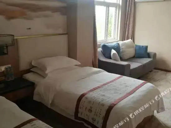 Yuxi Yuhu Hotel