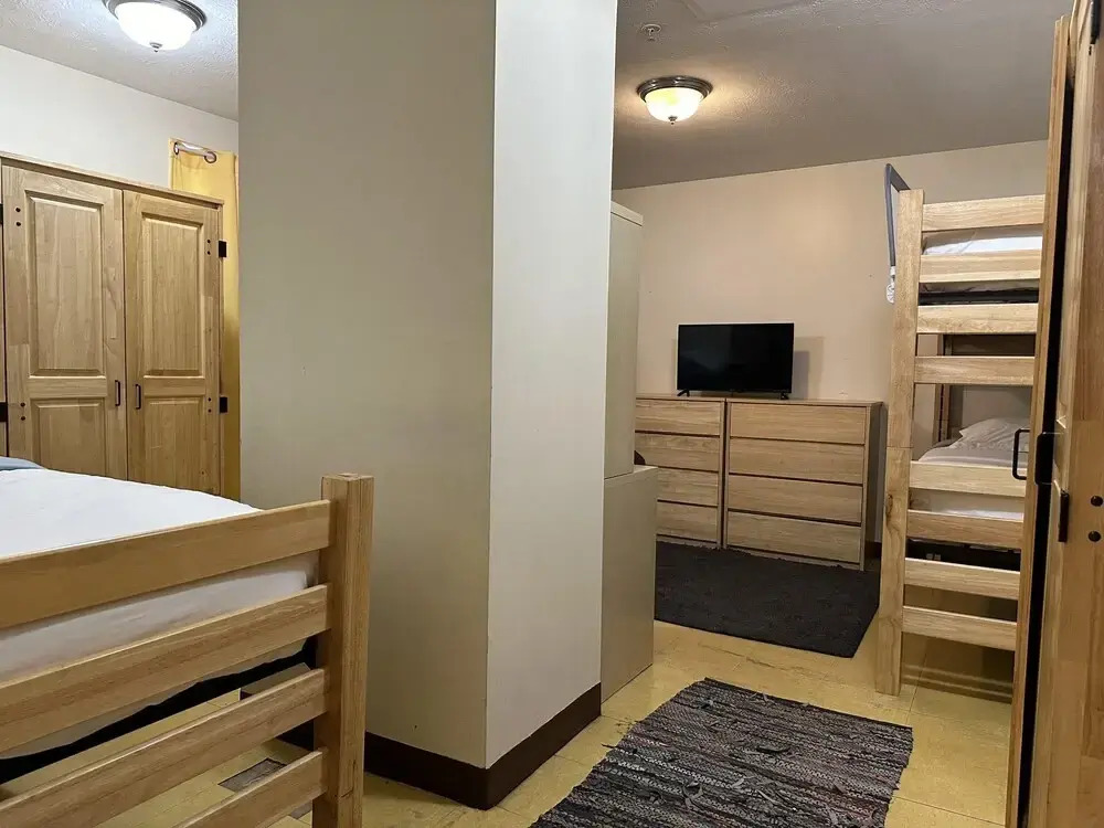 5 Beds Downtown Apt Very Quick Walk Everywhere