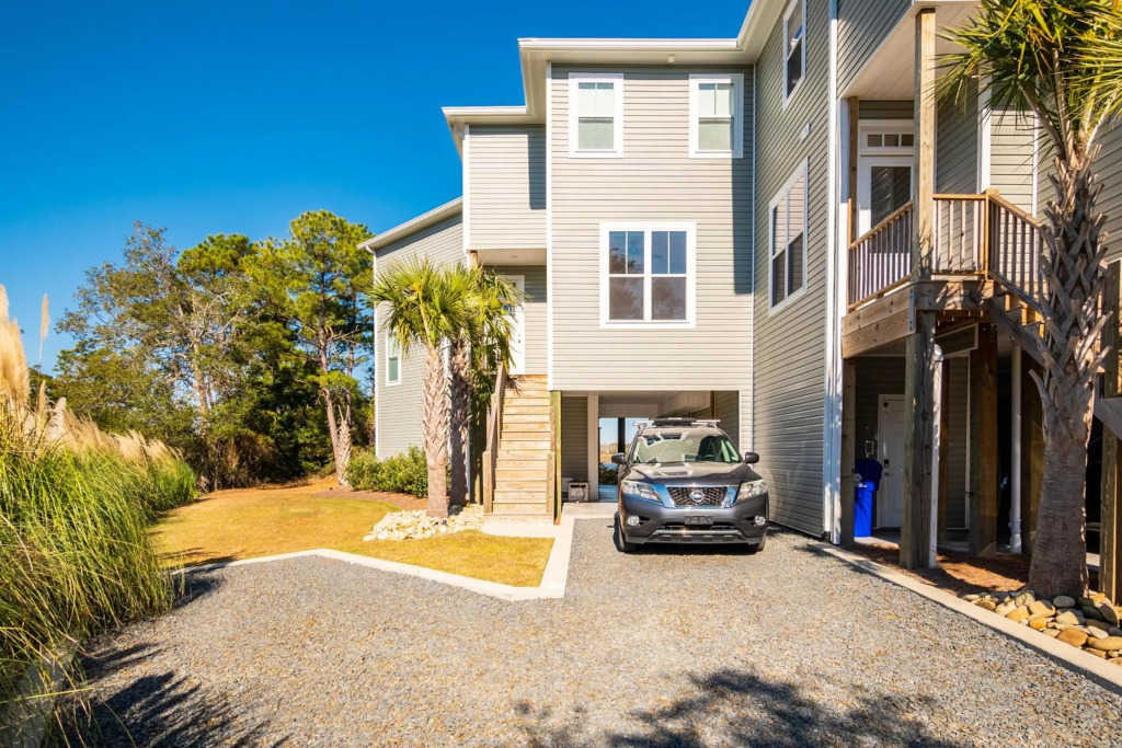 Intracoastal Views by Oak Island Accommodations
