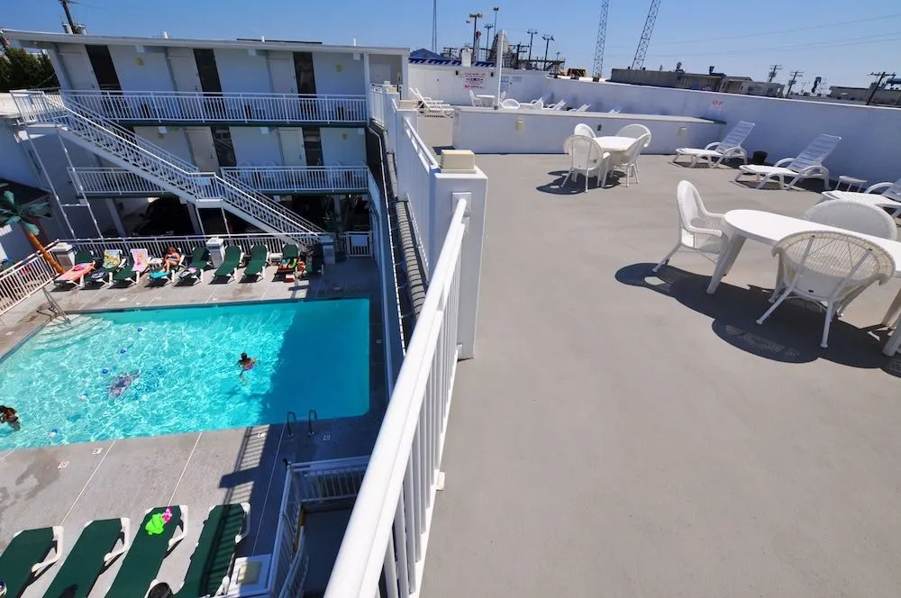 Riviera Resort & Suites