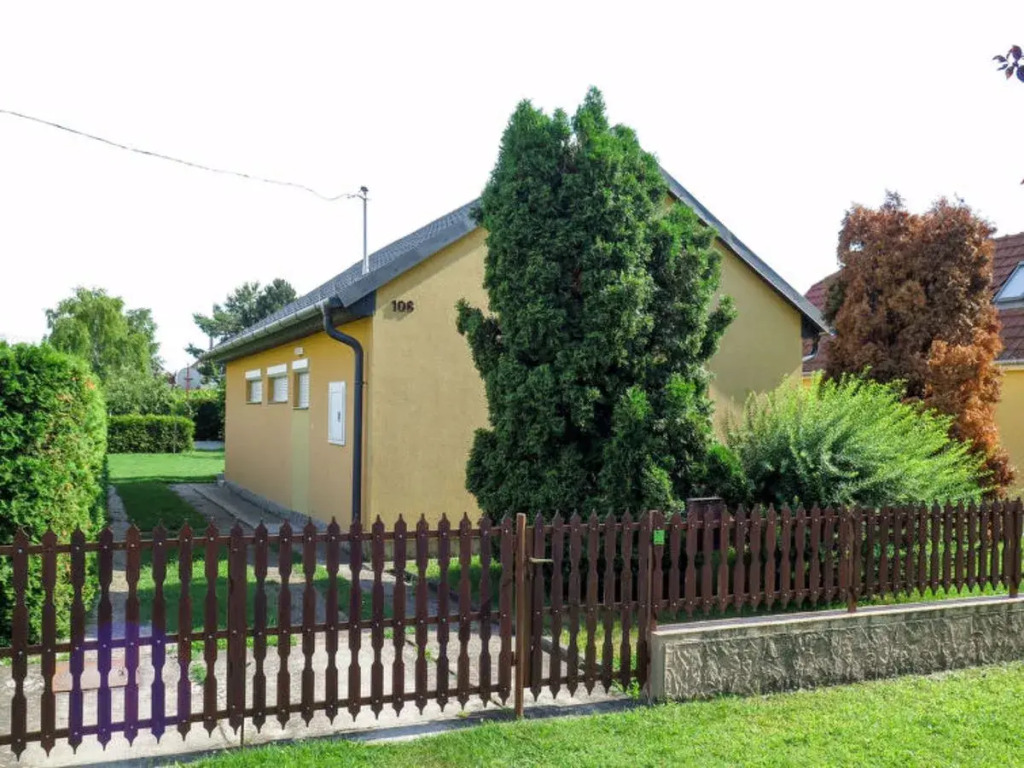 János (FOD140)