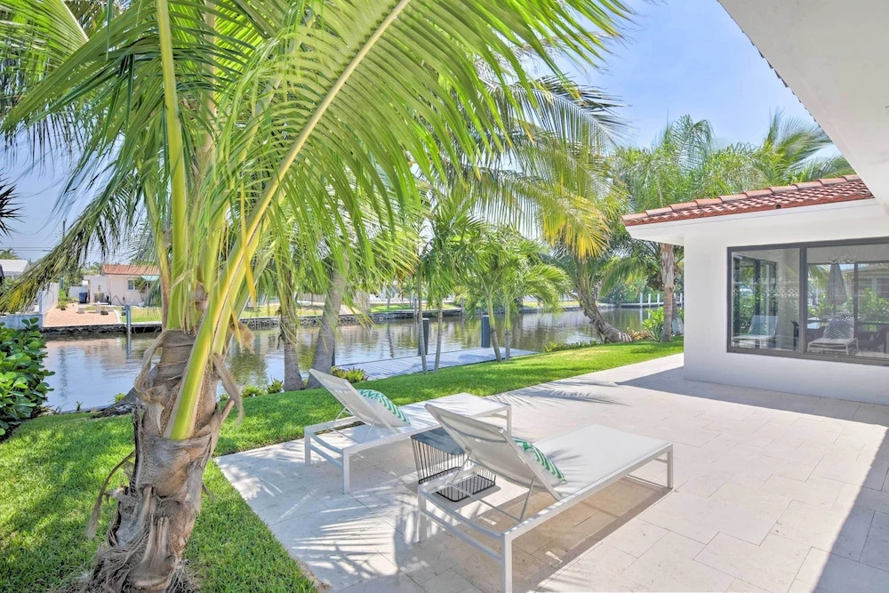 Luxe Wilton Manors Home w/ Private Boat Dock