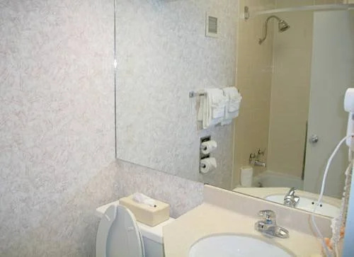 The Moraine Inn Suites & Conference Center