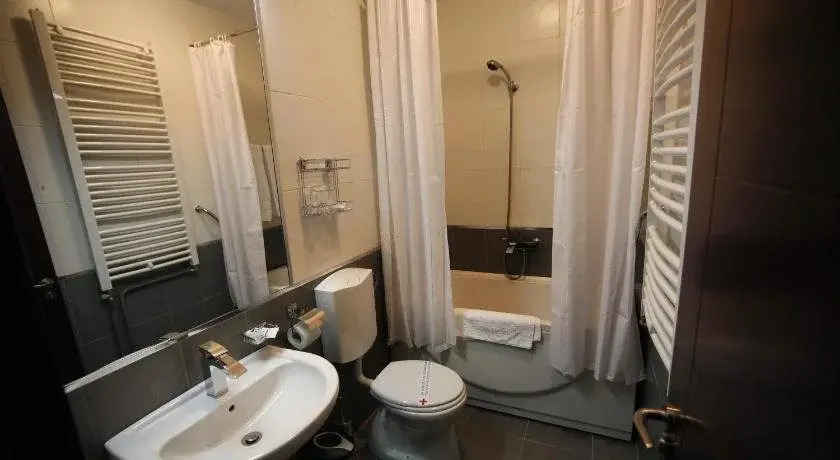 Golden Inn Hotel