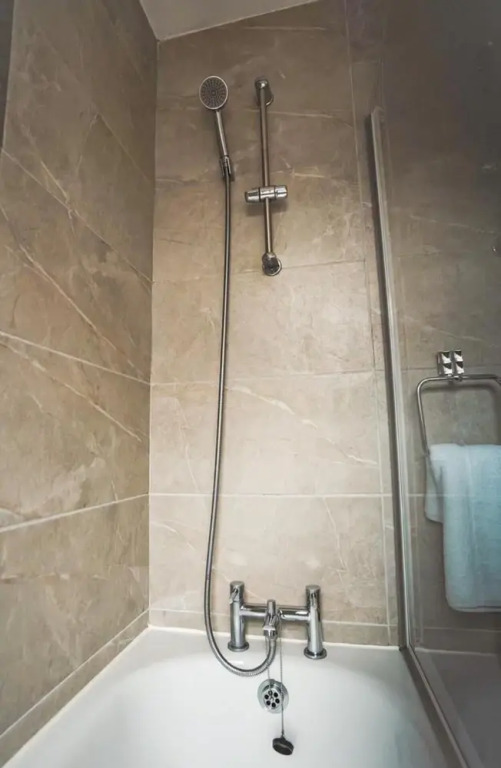 City Centre Stay Sleeps 5 - Contractors - Tourists