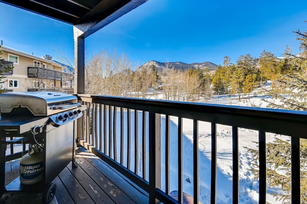 The Pointe Town Homes by CRMR