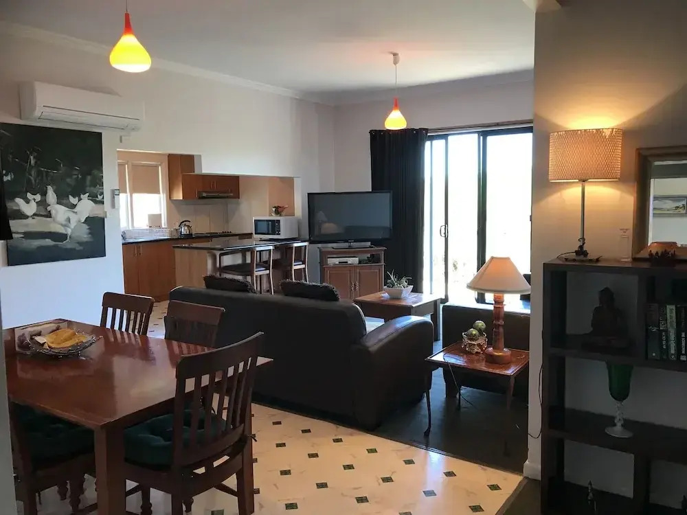 Hill's Creek Holiday Home