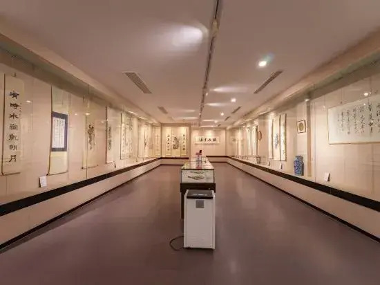 Zheyue Hotel (Shaoxing Lu Xun Hometown Cangqiao Straight Street)
