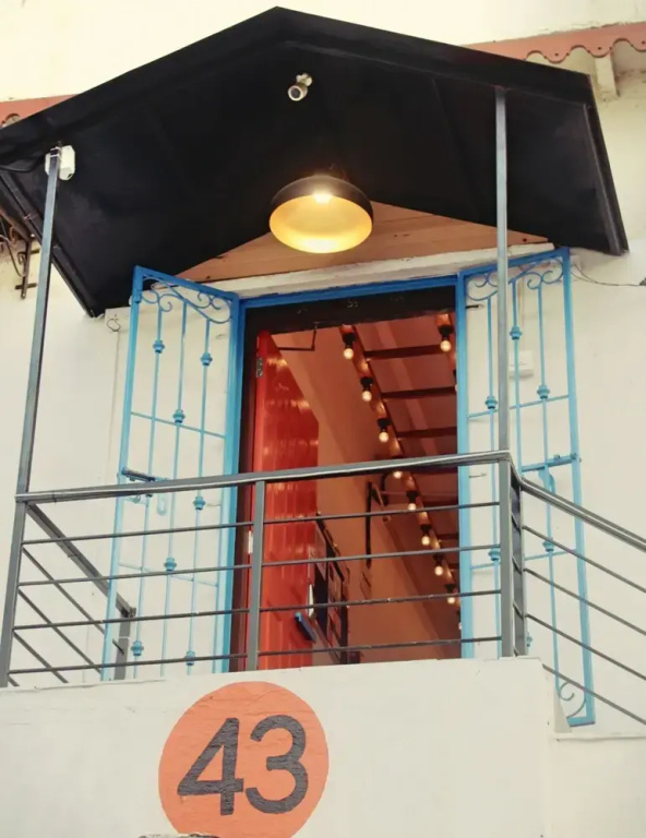 Cohostel