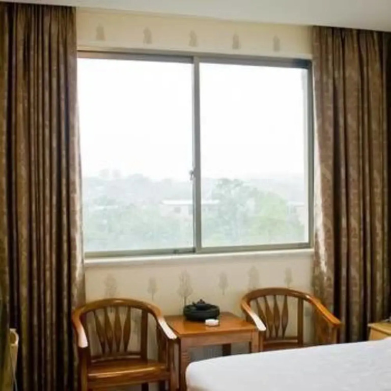Yaris Hotel