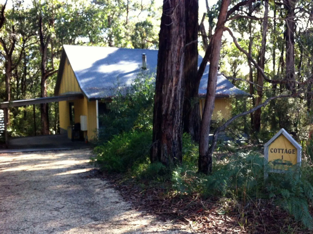 Idyllic Retreat For 4 People in Beautiful Otway Ranges, Recharge & Refresh in Hot Tub