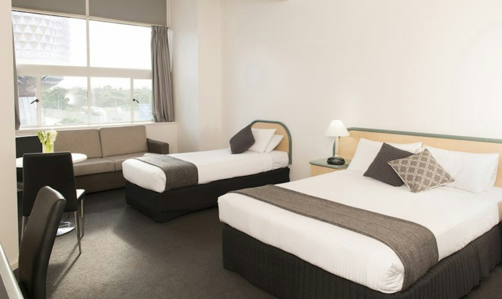 Adelaide Riviera Hotel