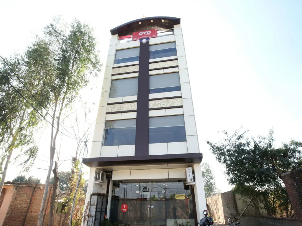 OYO 5691 Hotel Eurasia