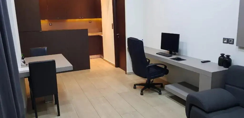 Minimal Studio in Paleo Faliro