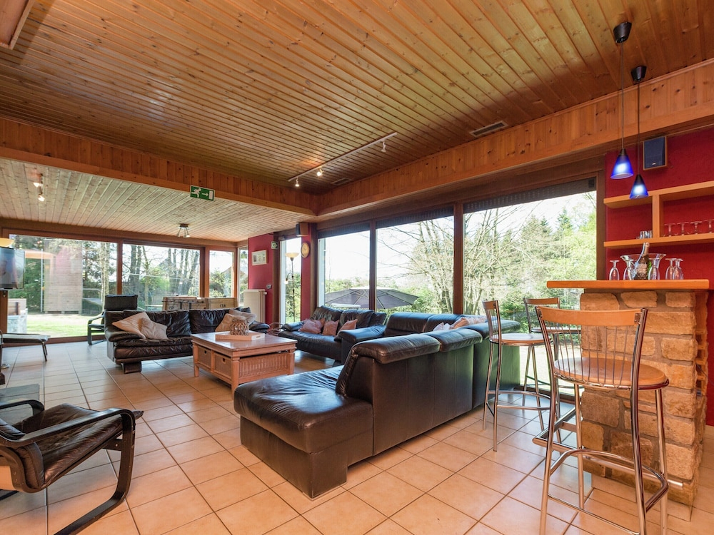 Perfect Holiday Home in Waimes With Swimming Pool
