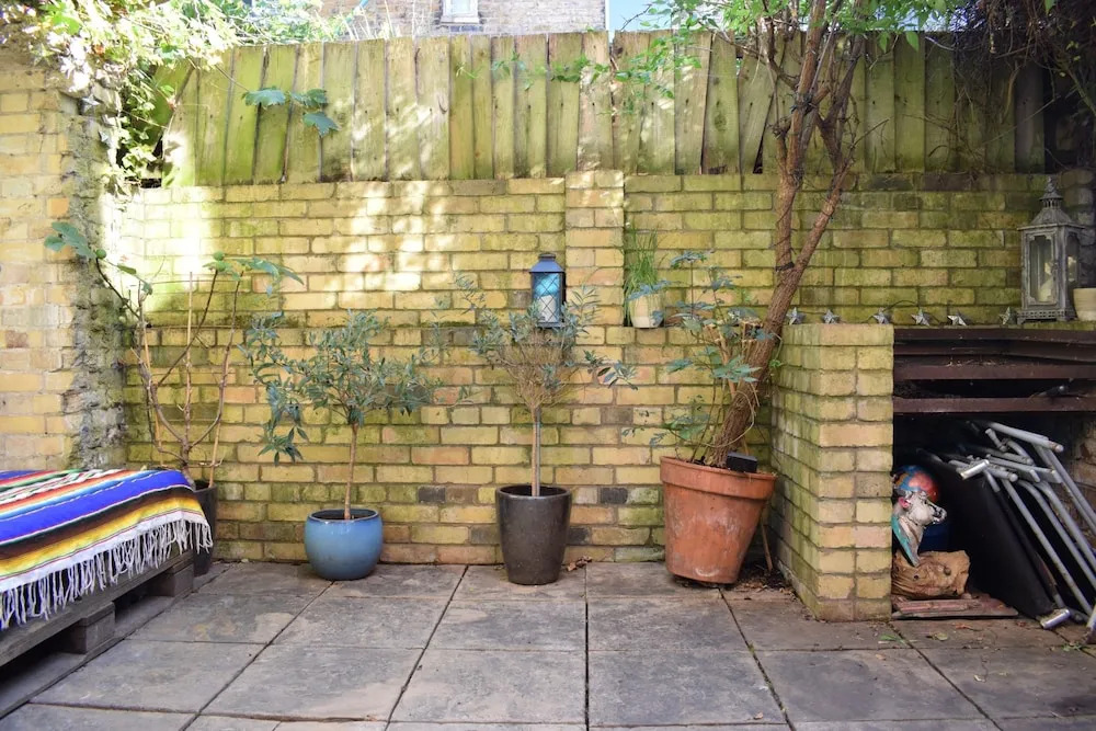 2 Bedroom Apartment With Garden in Shepherds Bush