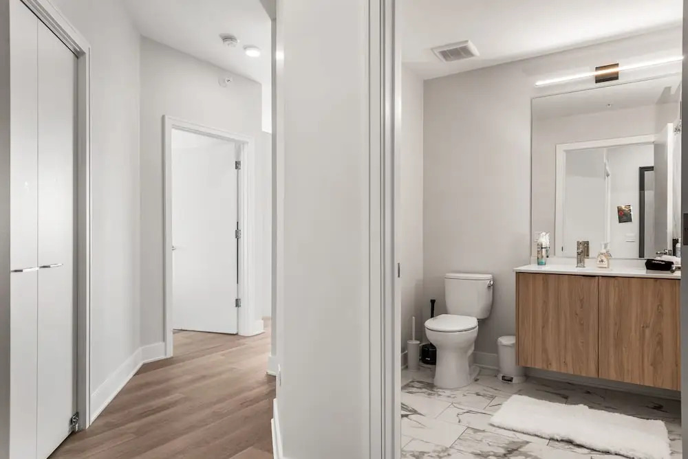 West Loop 3x 2BR Walk to Dining Gym Terrace