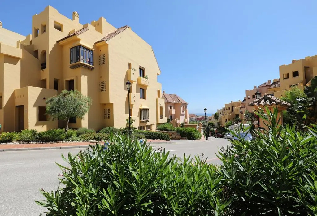 Duquesa Village Apartment - 2 Bed/2 Bath apartment with panoramic sea views