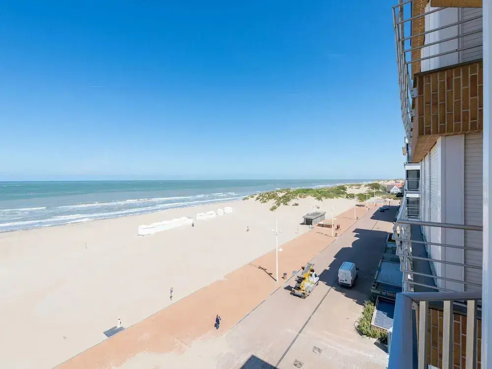 San Remo 501 Located on the Beach