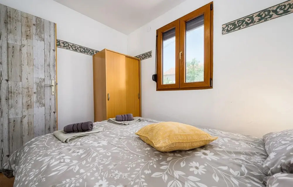Amazing Apartment in Rovinjsko Selo With Outdoor Swimming Pool, Wifi and 2 Bedrooms