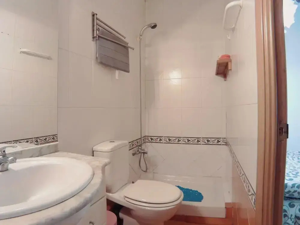 Estudio Exterior con A/C, WiFi y Vistas a Sagasta, Glorieta Bilbao SAG1C