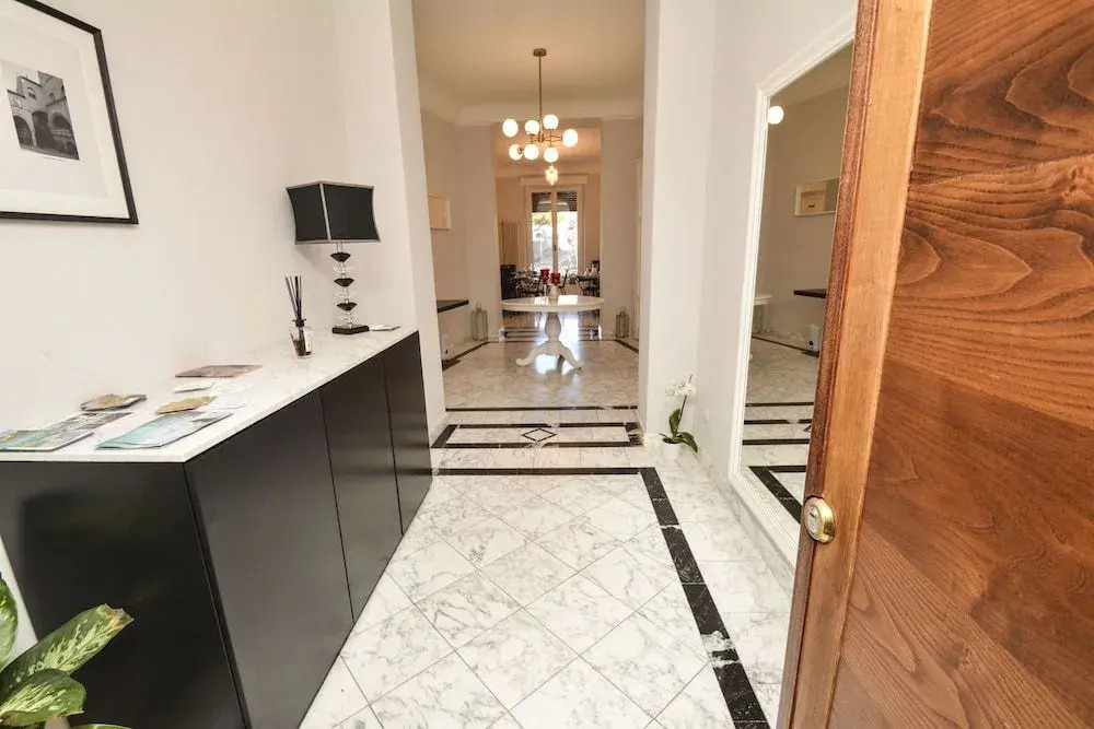 Compasso Suites Guest House