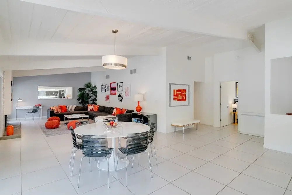 985nvmvi 4 Bedroom Home