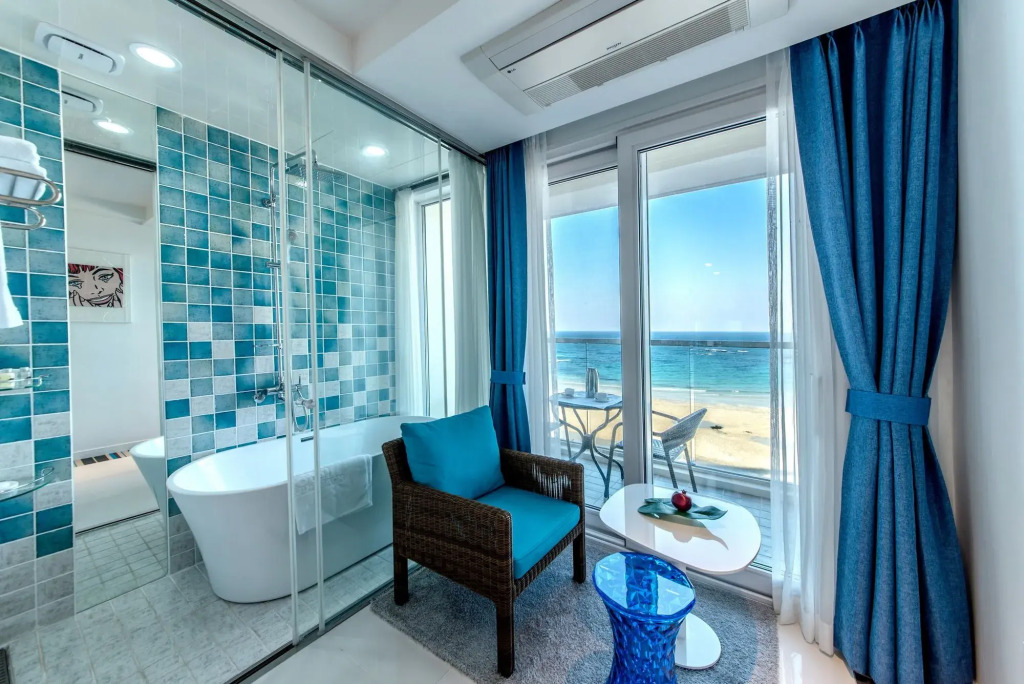 Aimi Jeju Beach Hotel Hamdeok W