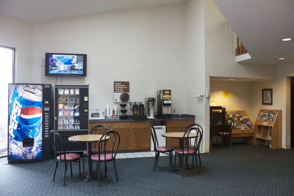 Motel 6-Saukville, WI