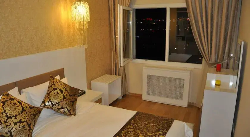 Queen Residence