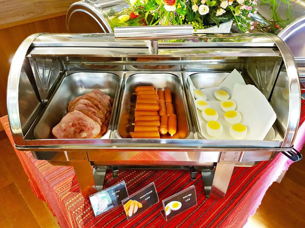 Dinsomon Hotel