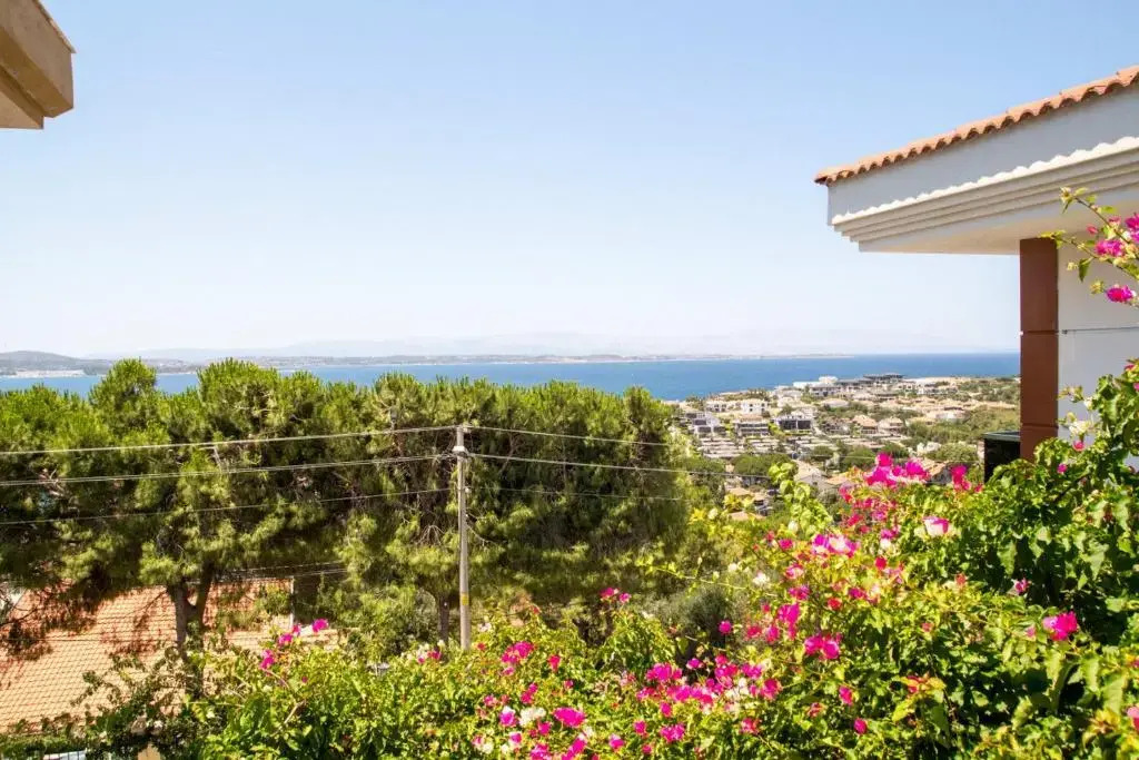 Enchanting Villa With Backyard in Cesme Near Beach