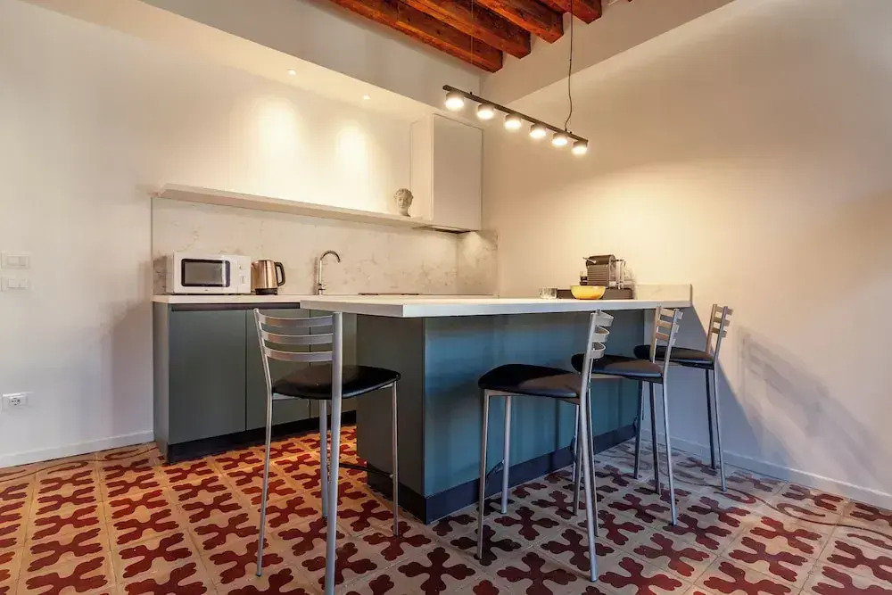 SAN LORENZO APARTMENTS 5054