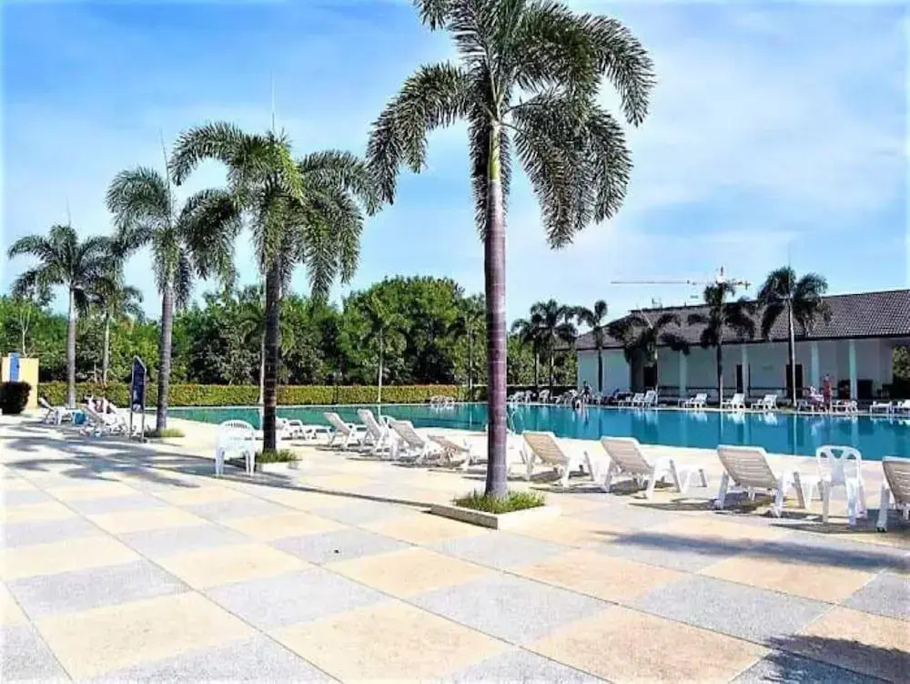 View Talay 8 Large Studio Apartment With sea View Pattaya