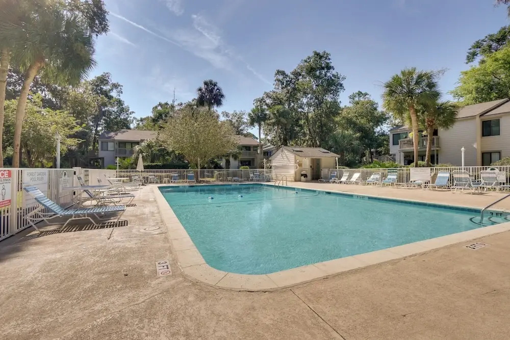 Walk to Coligny Beach: Tropical Hilton Head Condo